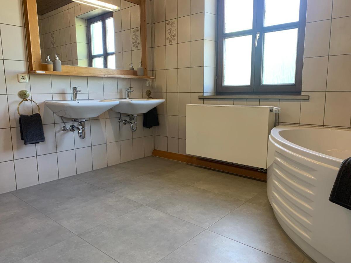 Villa Mit Pool Und Grillplatz In Регенсбург Екстериор снимка
